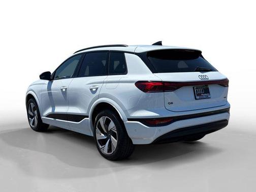 2025 Audi Q6 e-tron Premium Plus quattro