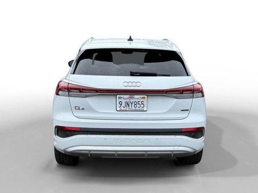 Glacier White Metallic 2023 Audi Q4 e-tron Premium 50 quattro