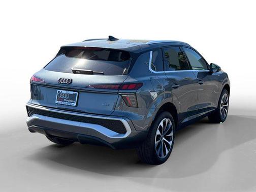 Daytona Gray Pearl Effect 2026 Audi Q3 TFSI quattro S tronic