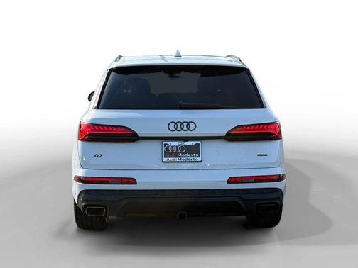 Glacier White Metallic 2026 Audi Q7 55 Premium Plus