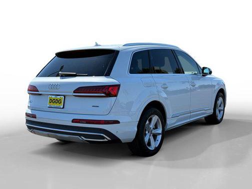 2022 Audi Q7 55 Premium
