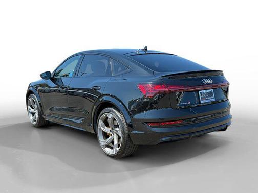 2022 Audi e-tron S Premium Plus