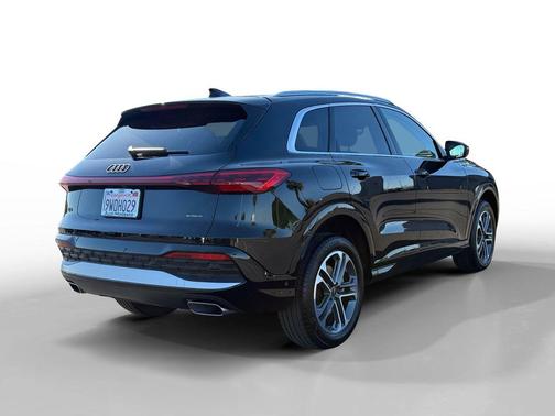 Black Metallic 2025 Audi Q5 Premium TFSI quattro S tronic