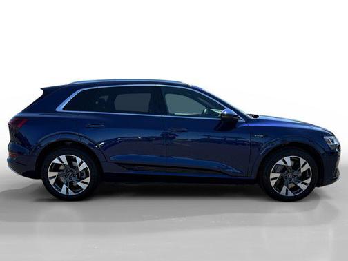 2022 Audi e-tron Premium
