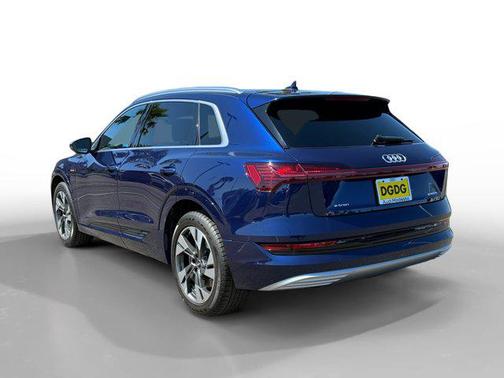 2022 Audi e-tron Premium