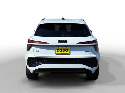 Glacier White Metallic 2026 Audi Q3 TFSI quattro S tronic