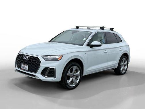 Glacier White Metallic 2023 Audi Q5 45 S line Premium Plus