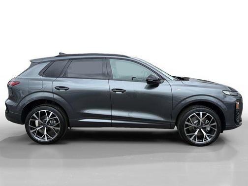 Daytona Gray Pearl Effect 2026 Audi Q3 TFSI quattro S tronic