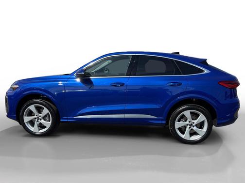 Ultra Blue Metallic 2026 Audi Q5 Sportback Premium Plus TFSI quattro S tronic