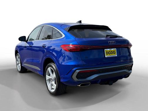 Ultra Blue Metallic 2026 Audi Q5 Sportback Premium Plus TFSI quattro S tronic