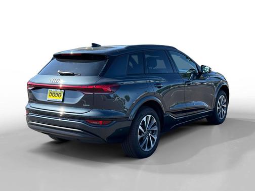 Manhattan Gray Metallic 2027 Audi Q6 e-tron Premium