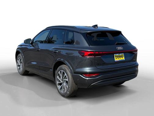 Manhattan Gray Metallic 2027 Audi Q6 e-tron Premium