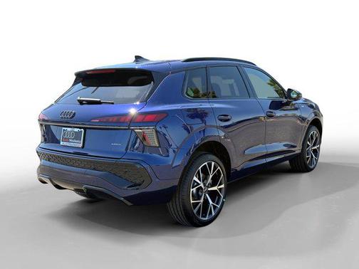 Navarra Blue Metallic 2026 Audi Q3 TFSI quattro S tronic