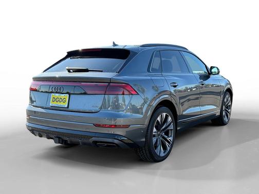 Daytona Gray Pearl Effect 2026 Audi Q8 55 Premium Plus