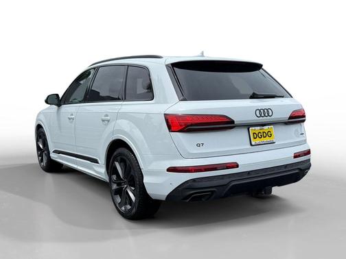 Glacier White Metallic 2026 Audi Q7 55 Premium Plus