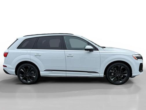 Glacier White Metallic 2026 Audi Q7 55 Premium Plus