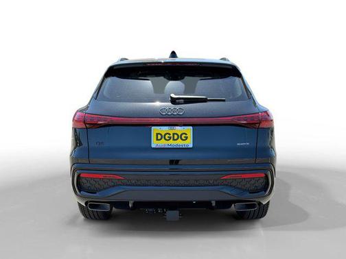 Mythos Black Metallic 2026 Audi Q5 Premium Plus TFSI quattro S tronic