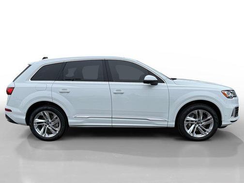 2021 Audi Q7 45 Premium