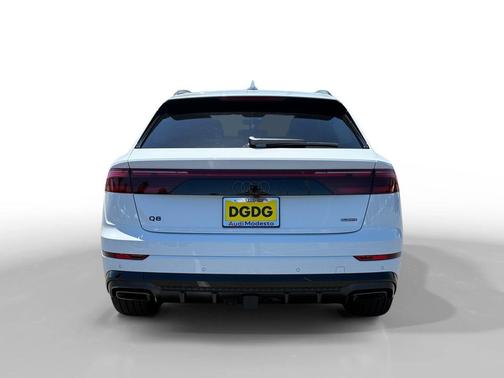 Glacier White Metallic 2026 Audi Q8 55 Premium Plus