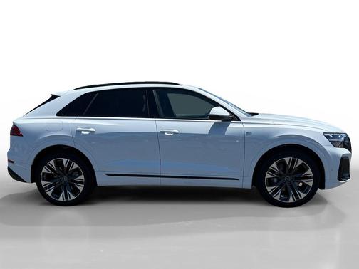 Glacier White Metallic 2026 Audi Q8 55 Premium Plus