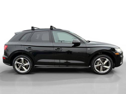 2020 Audi Q5 45 Titanium Premium
