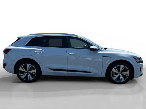 2024 Audi Q8 e-tron Premium