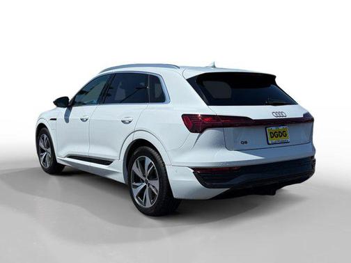 2024 Audi Q8 e-tron Premium