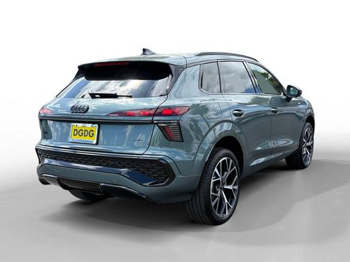 Sage Green Metallic 2026 Audi Q3 TFSI quattro S tronic