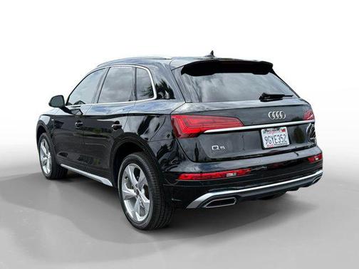 Mythos Black Metallic 2023 Audi Q5 45 S line Premium Plus