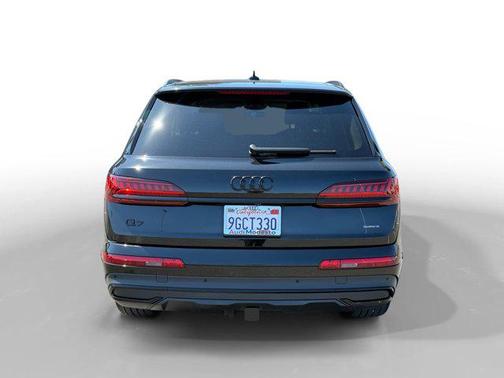 Mythos Black Metallic 2023 Audi Q7 55 Premium Plus
