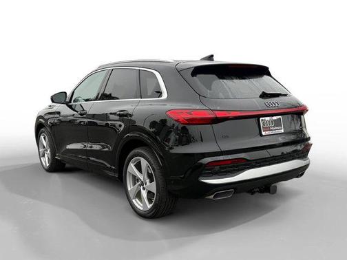 2025 Audi Q5 Prestige TFSI quattro S tronic