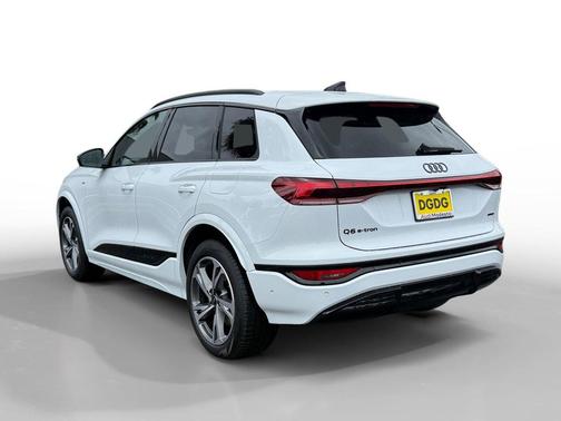 Glacier White Metallic 2027 Audi Q6 e-tron Premium Plus