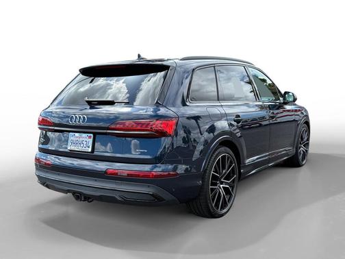 Waitomo Blue Metallic 2023 Audi Q7 55 Prestige