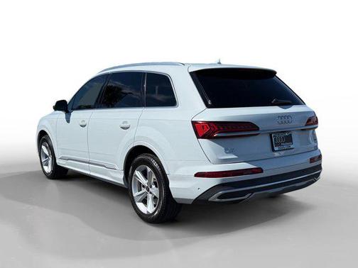 2022 Audi Q7 45 Premium