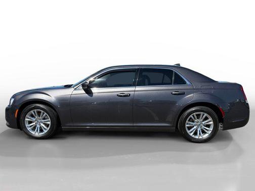 2021 Chrysler 300 Touring