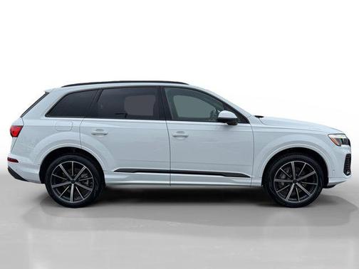 2026 Audi Q7 45 Premium Plus