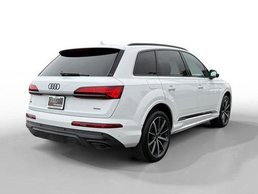 2026 Audi Q7 45 Premium Plus