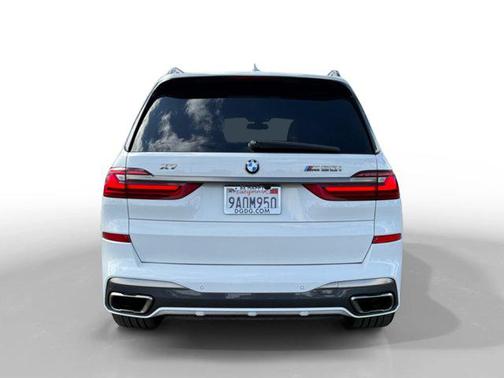 2022 BMW X7 M50i