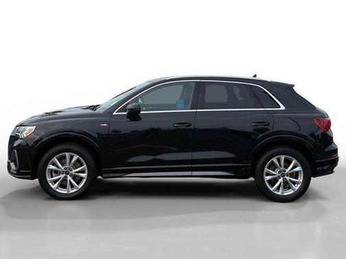 Mythos Black Metallic 2023 Audi Q3 Premium 45 TFSI S line quattro Tiptronic