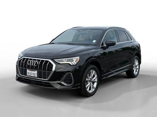 Mythos Black Metallic 2023 Audi Q3 Premium 45 TFSI S line quattro Tiptronic