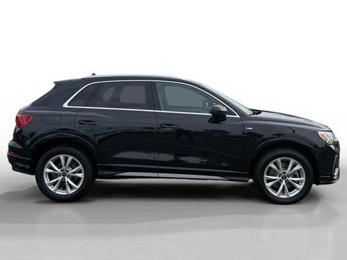 Mythos Black Metallic 2023 Audi Q3 Premium 45 TFSI S line quattro Tiptronic