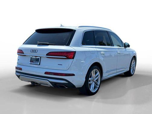 2025 Audi Q7 55 Premium Plus