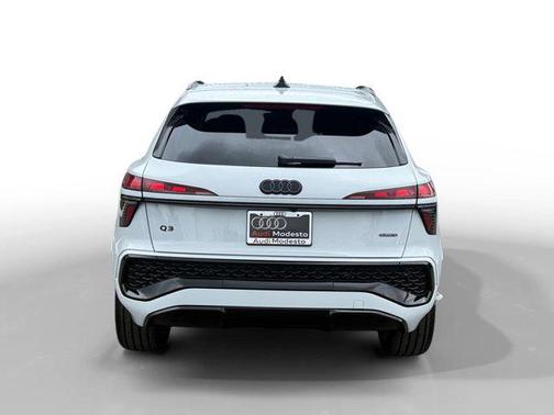 Glacier White Metallic 2026 Audi Q3 TFSI quattro S tronic