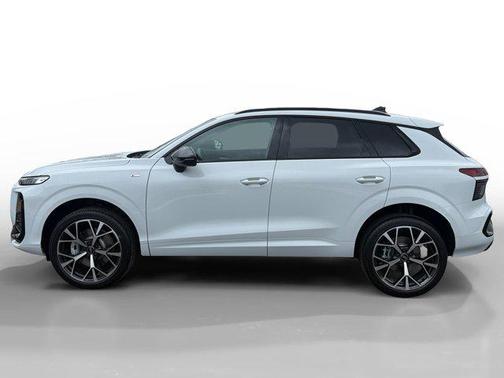 Glacier White Metallic 2026 Audi Q3 TFSI quattro S tronic
