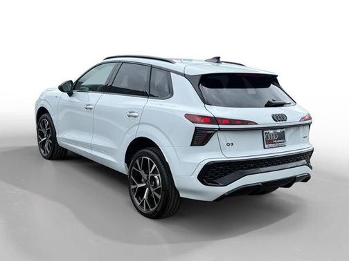 Glacier White Metallic 2026 Audi Q3 TFSI quattro S tronic