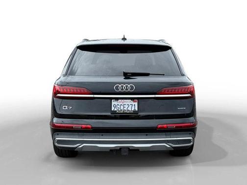 Mythos Black Metallic 2023 Audi Q7 55 Premium Plus