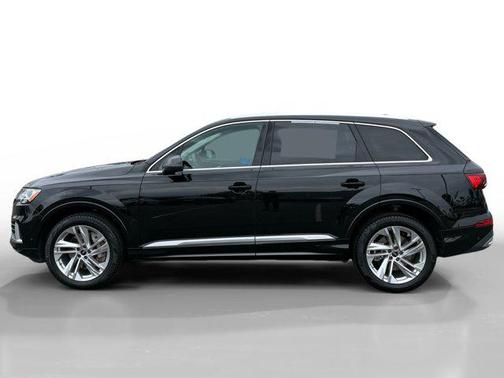 Mythos Black Metallic 2023 Audi Q7 55 Premium Plus