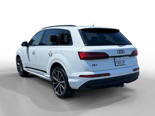 Glacier White Metallic 2023 Audi Q7 55 Premium Plus
