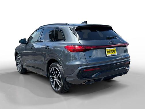 Daytona Gray Metallic 2026 Audi Q5 Prestige TFSI quattro S tronic