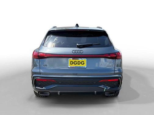 Daytona Gray Metallic 2026 Audi Q5 Prestige TFSI quattro S tronic